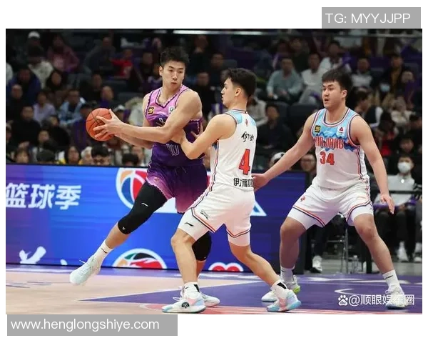 2017年深圳队与新疆队精彩对决重播回顾及赛季亮点分析 2017年深圳队与新疆队精彩对决重播回顾及赛季亮点分析