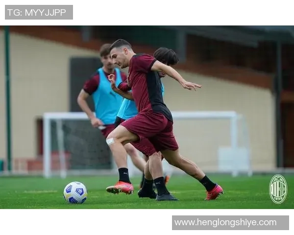 AC米兰与都灵激战七轮回顾经典对决再现足球魅力