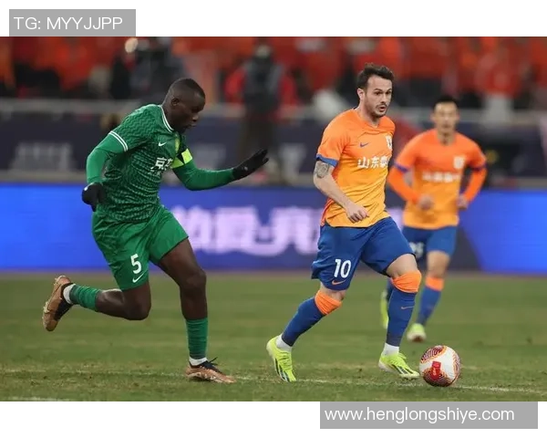 2020年山东鲁能与北京国安激战回顾：精彩瞬间与战术分析